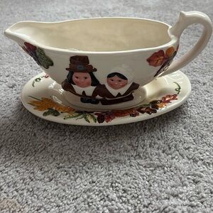 Publix pilgrim pair gravy boat and saucer